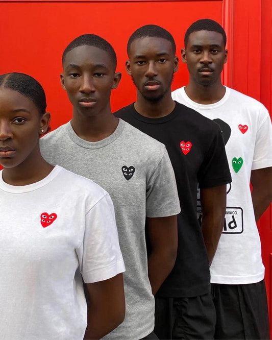 Comment détecter une contrefaçon d'un sweat Comme Des Garçons - Le Saptuaire