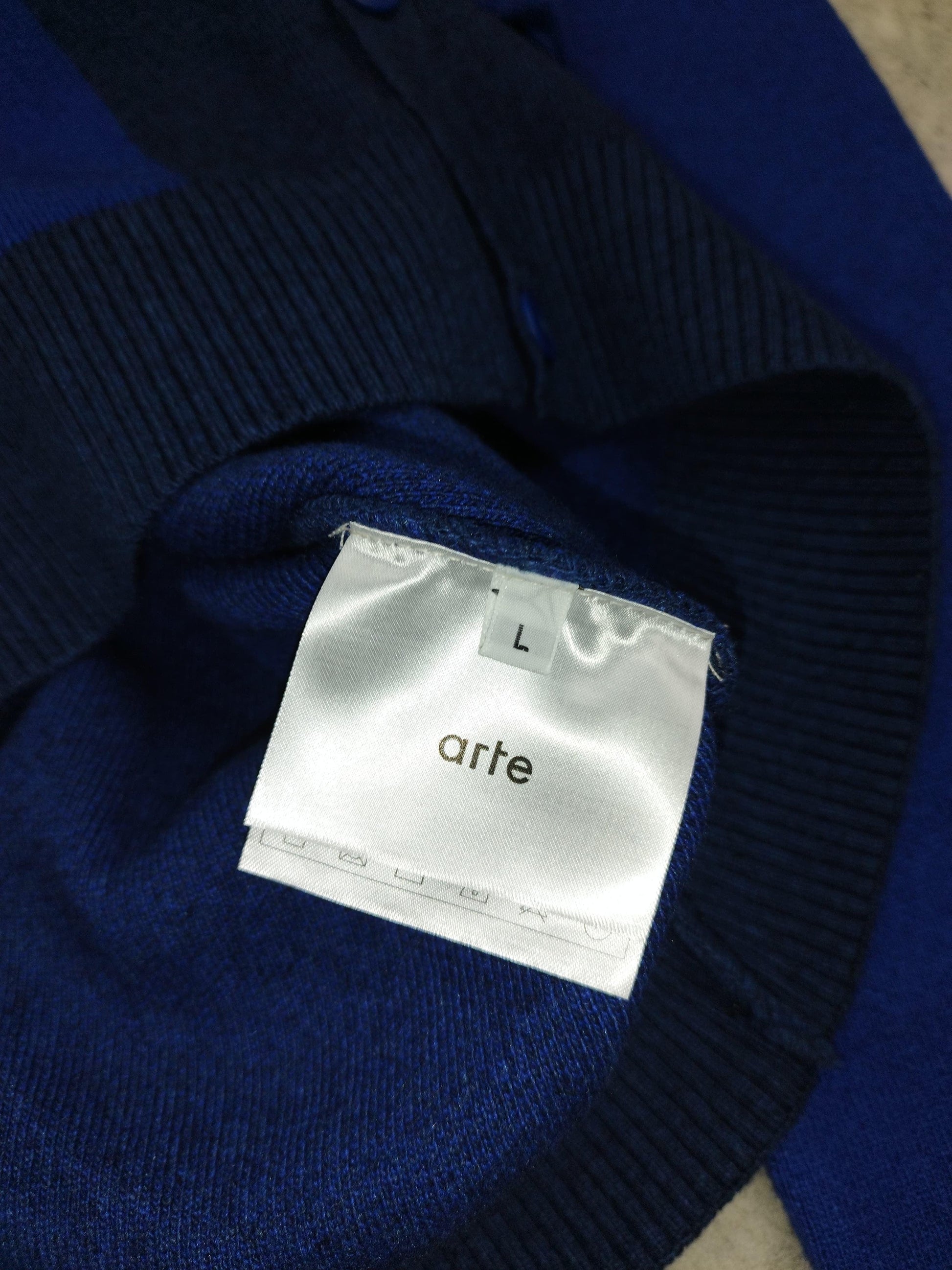 Cardigan bleu vif taille L - Le Saptuaire