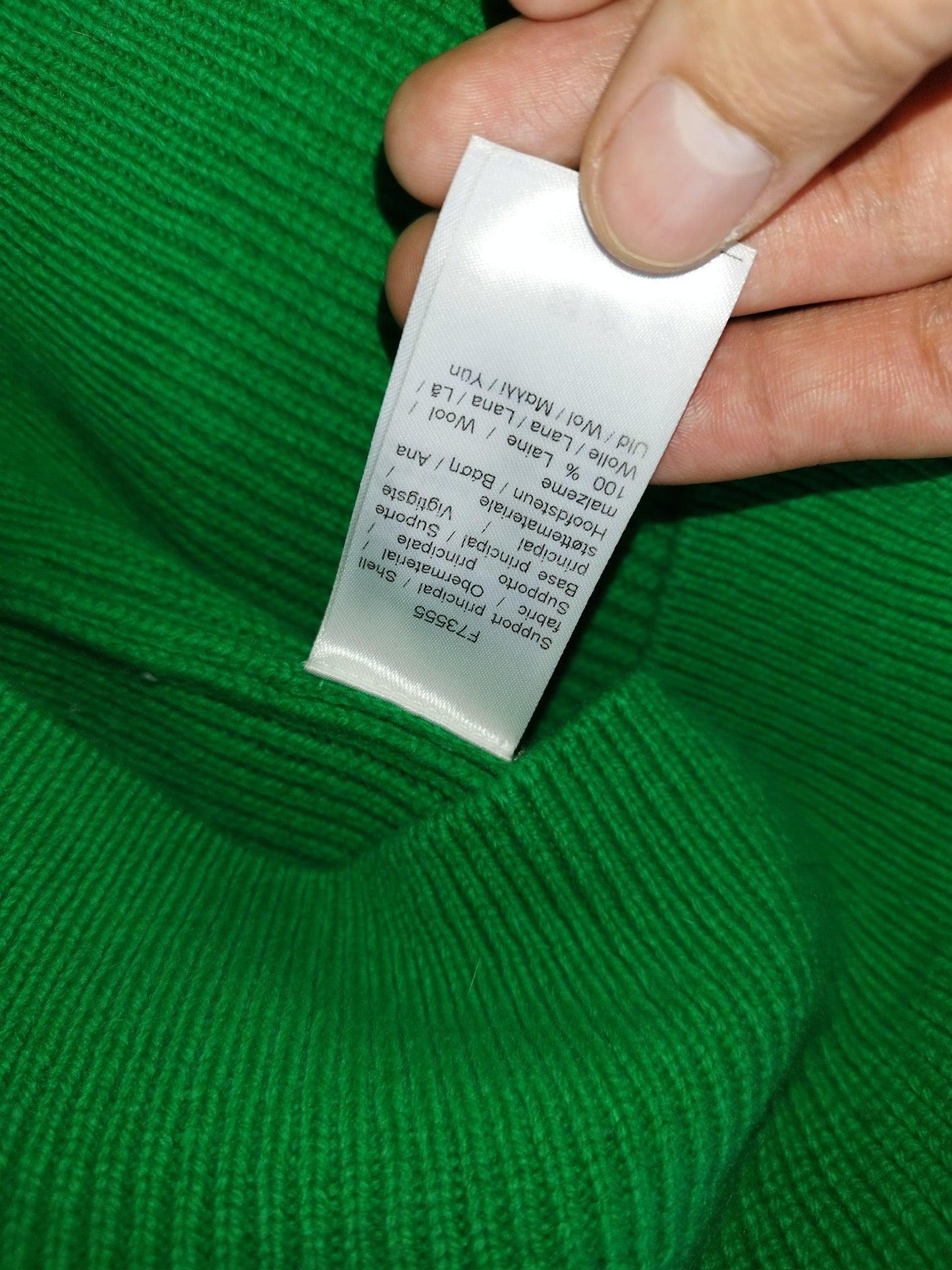 Lacoste - Pull à col V en laine vert taille S - Le Saptuaire