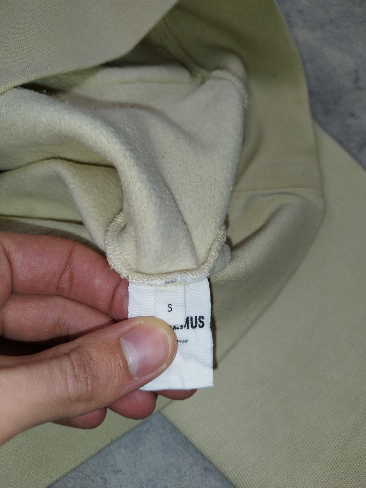 Pull à capuche crème taille S - Le Saptuaire