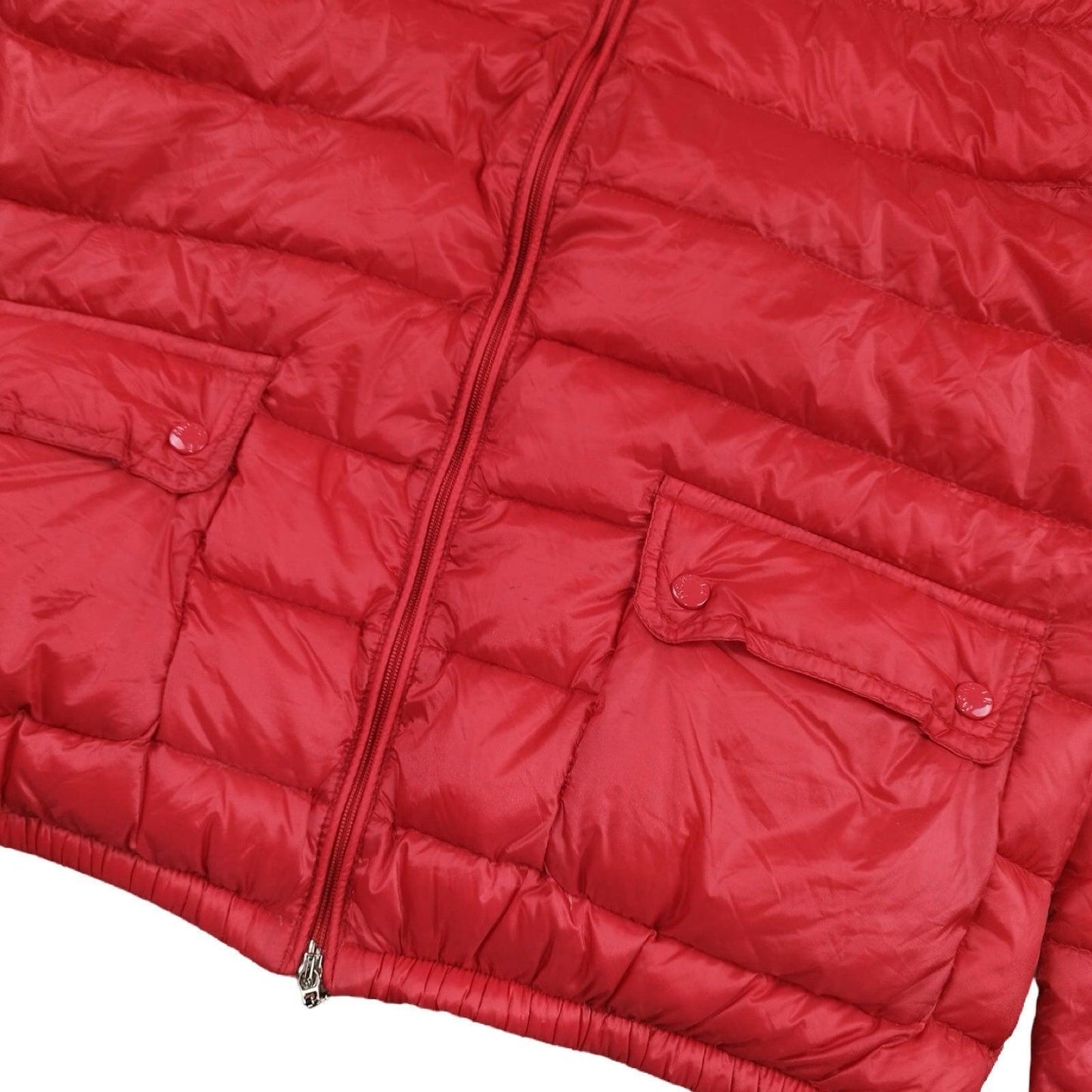 Moncler - Doudoune rouge taille M - Le Saptuaire