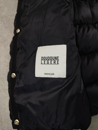 Moncler - Doudoune boutonnée noire taille S