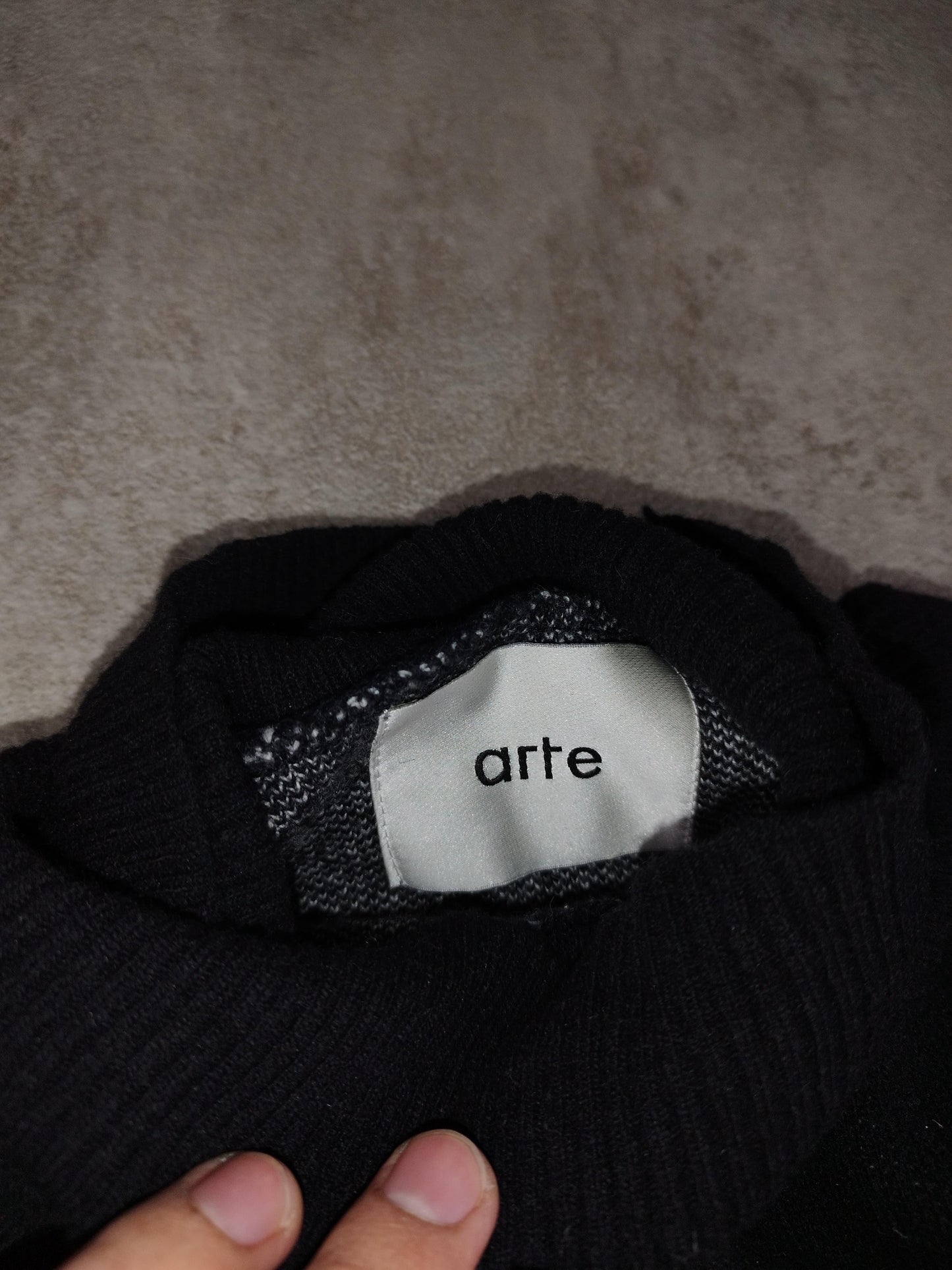 Arte - Pull à col roulé noir taille L - Le Saptuaire