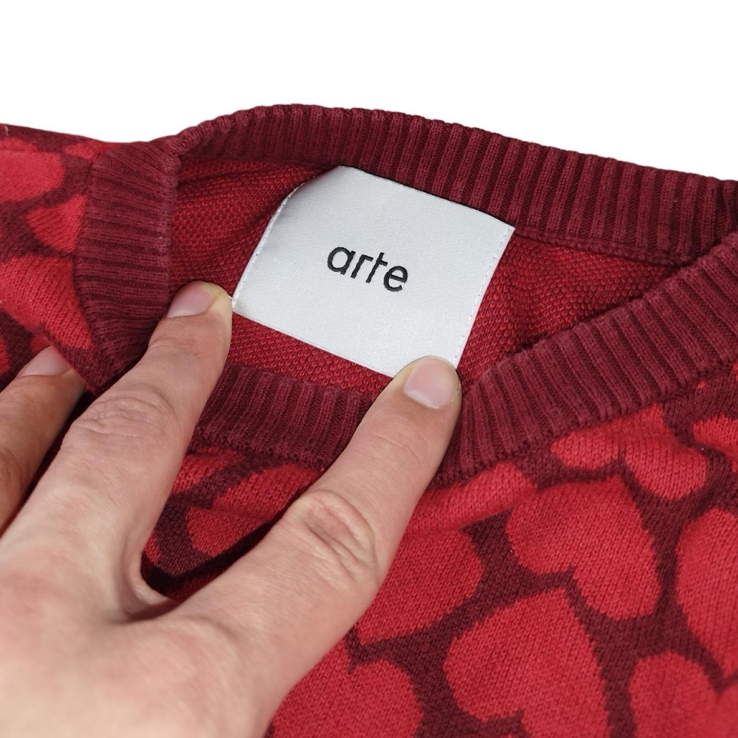 Arte - Pull à motifs cœur rouge taille S - Le Saptuaire