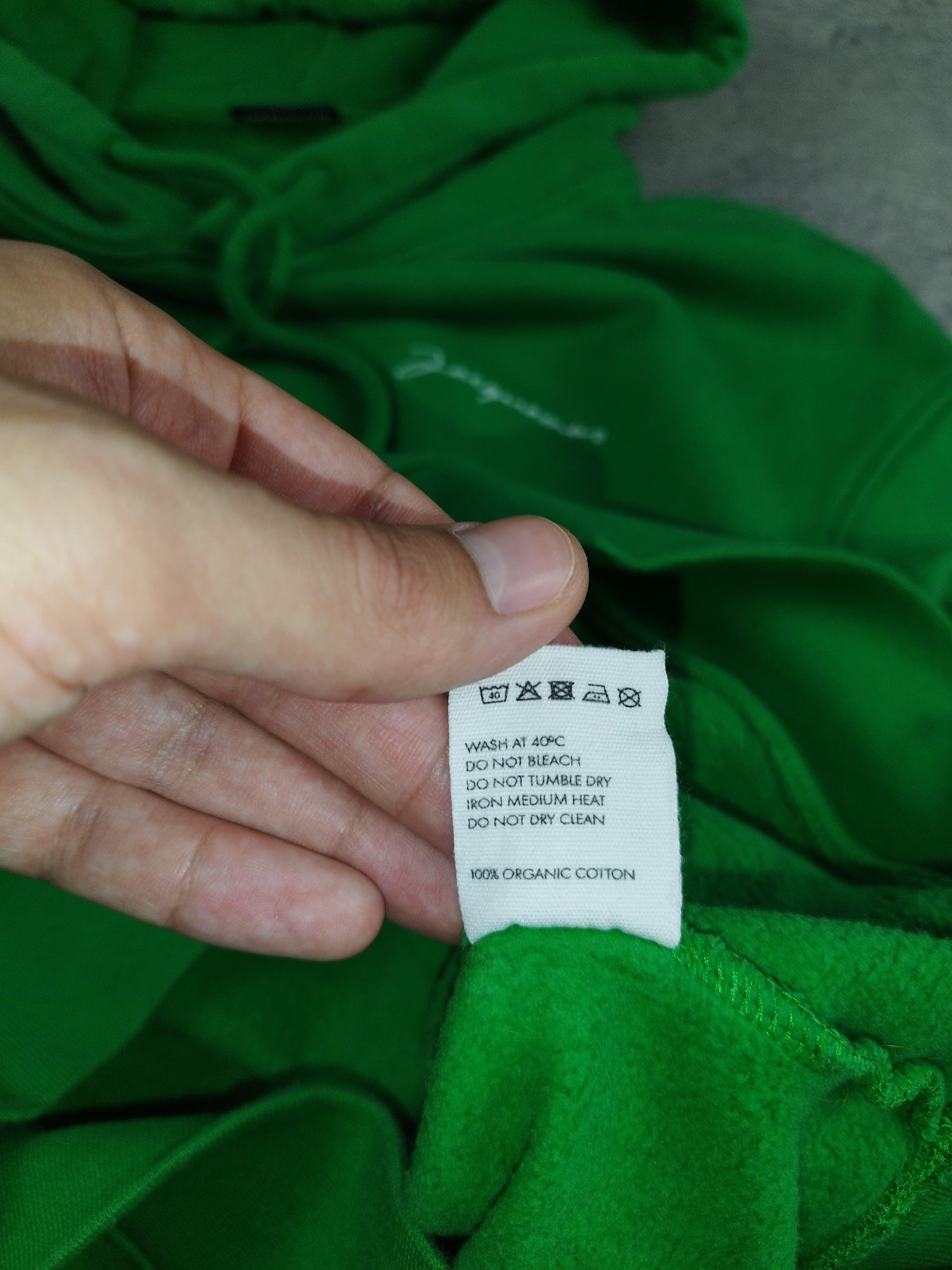 Jacquemus - Pull à capuche vert taille XS - Le Saptuaire