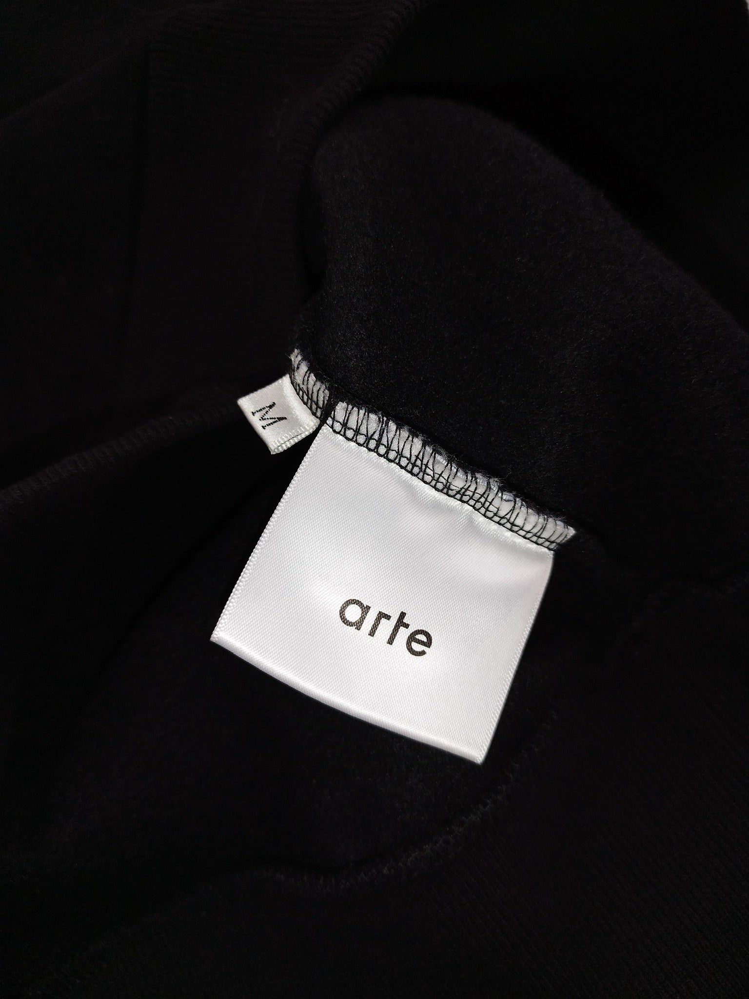 Arte - Sweat à col camionneur noir taille M - Le Saptuaire