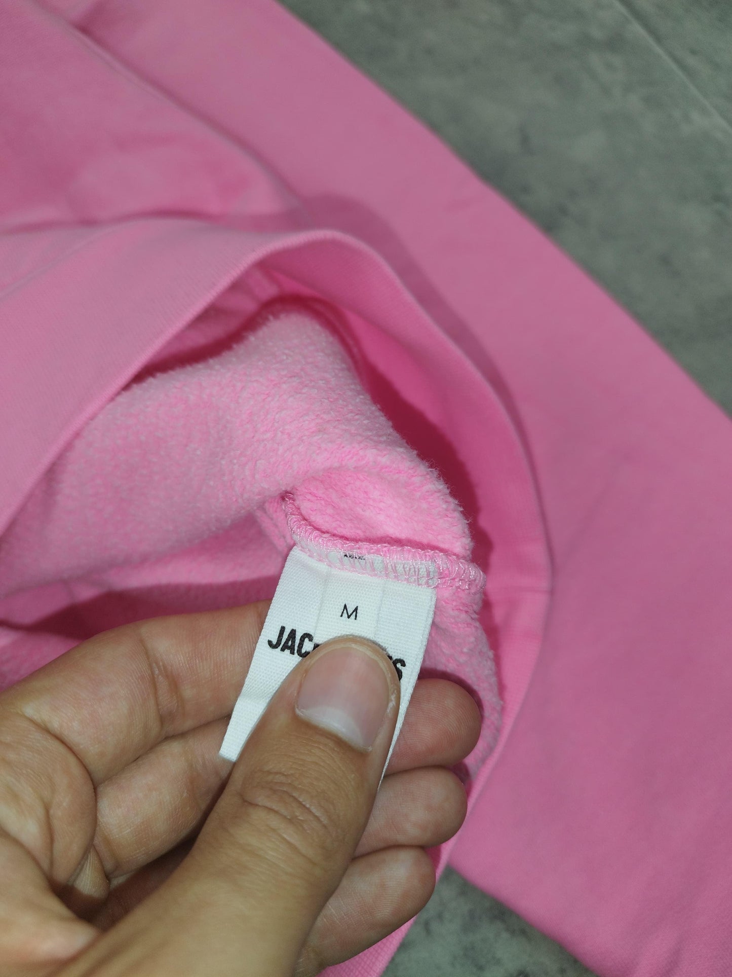 Jacquemus - Pull à capuche rose fluo taille M - Le Saptuaire