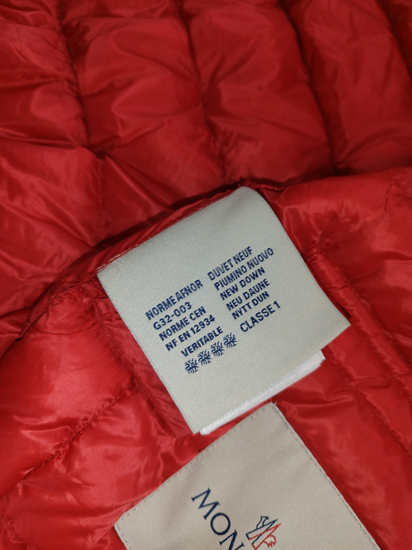 Moncler - Doudoune rouge taille M - Le Saptuaire