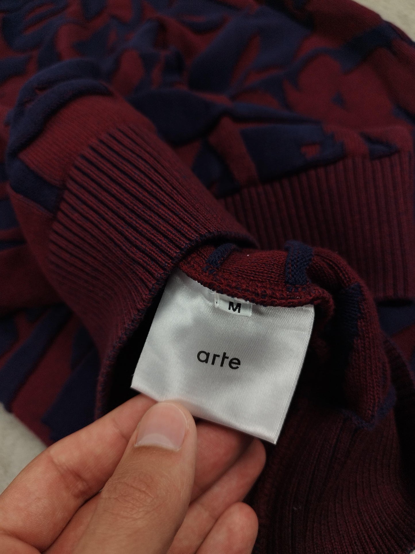 Arte - Pull à motifs bordeaux taille M - Le Saptuaire