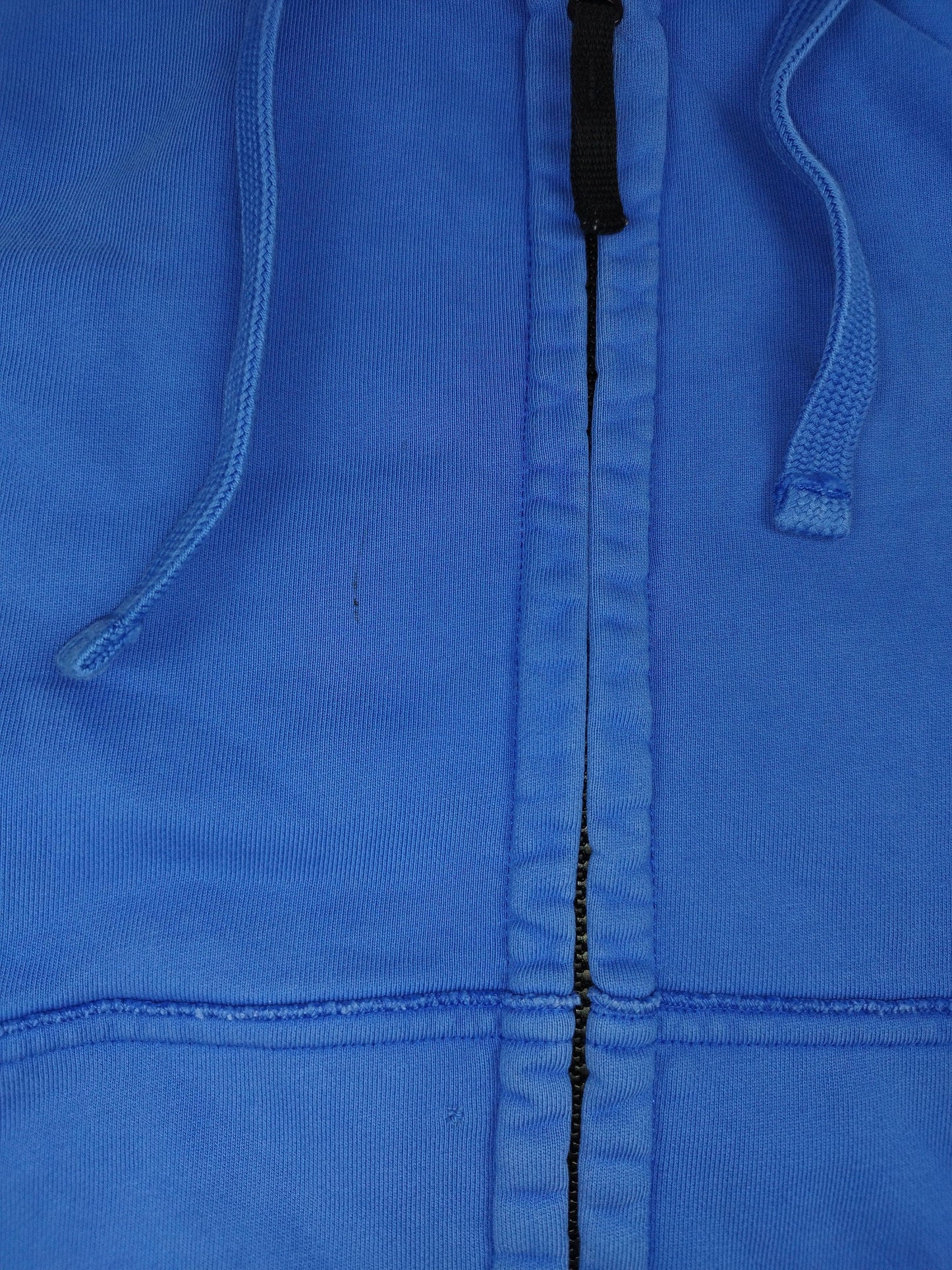 Pull à capuche zippé taille S - Le Saptuaire