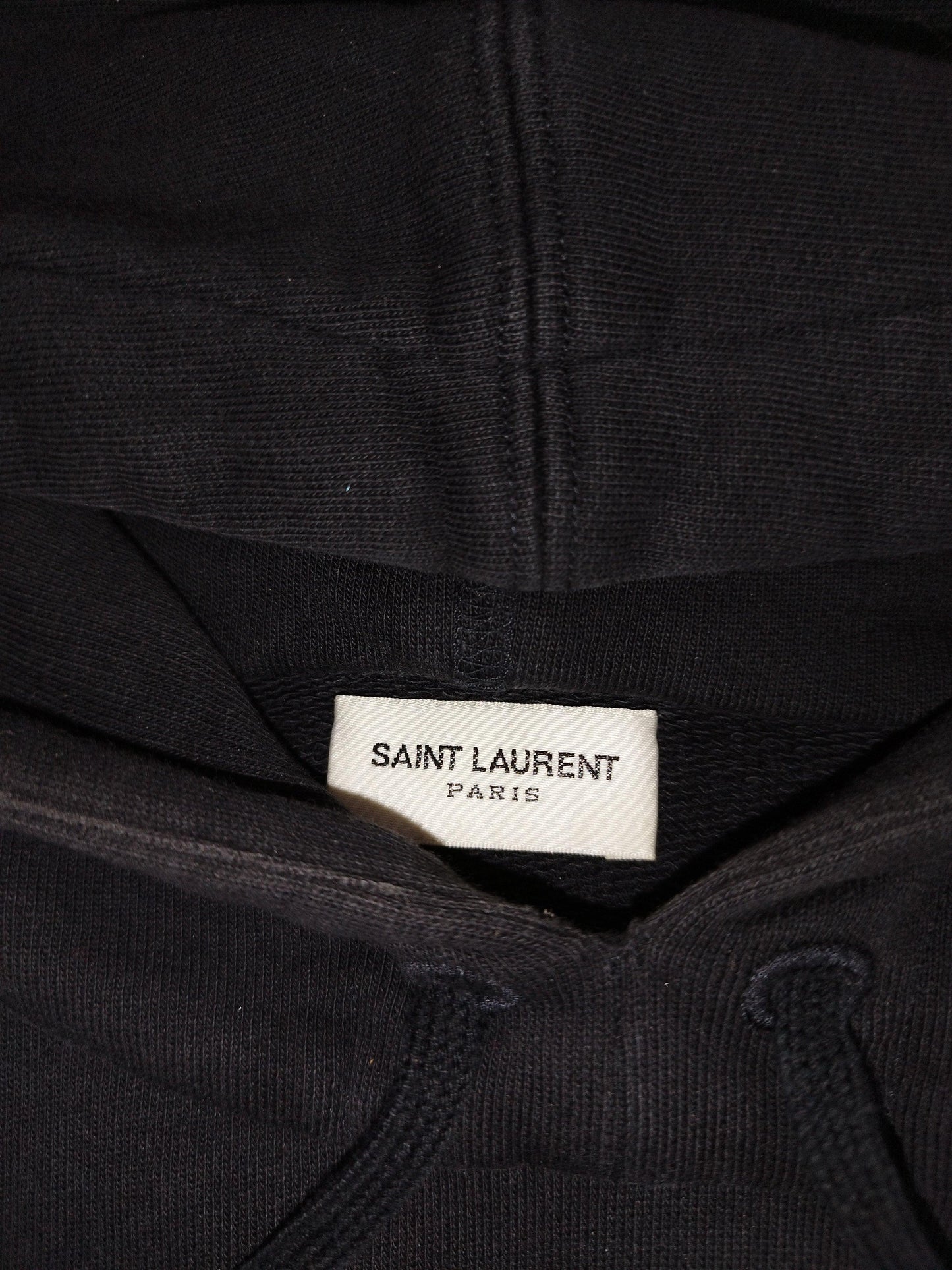 Pull à capuche taille L - Le Saptuaire