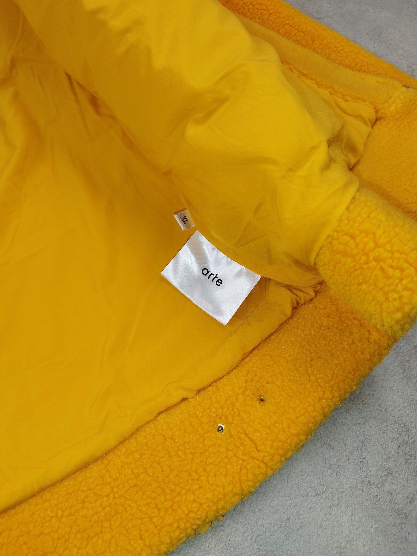 Veste polaire jaune orangé taille XL - Le Saptuaire