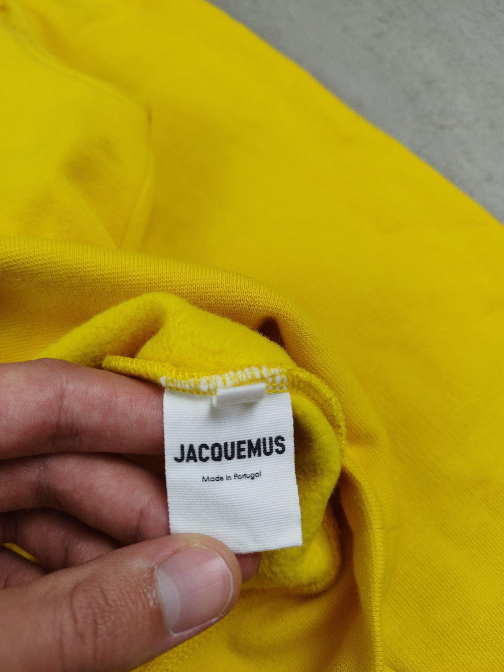 Pull à capuche jaune taille M - Le Saptuaire